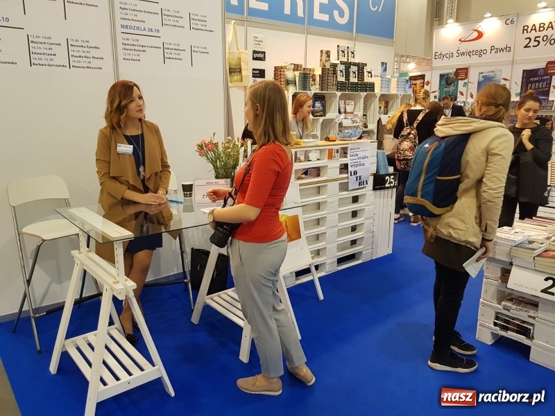 Zdjęcie w galerii na portalu naszraciborz.pl: Debiut Weroniki Żymełki na Międzynarodowych Targach Książki w Krakowie  wiadomości z regionu