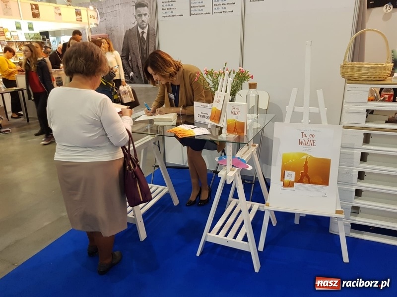 Zdjęcie w galerii na portalu naszraciborz.pl: Debiut Weroniki Żymełki na Międzynarodowych Targach Książki w Krakowie  wiadomości z regionu