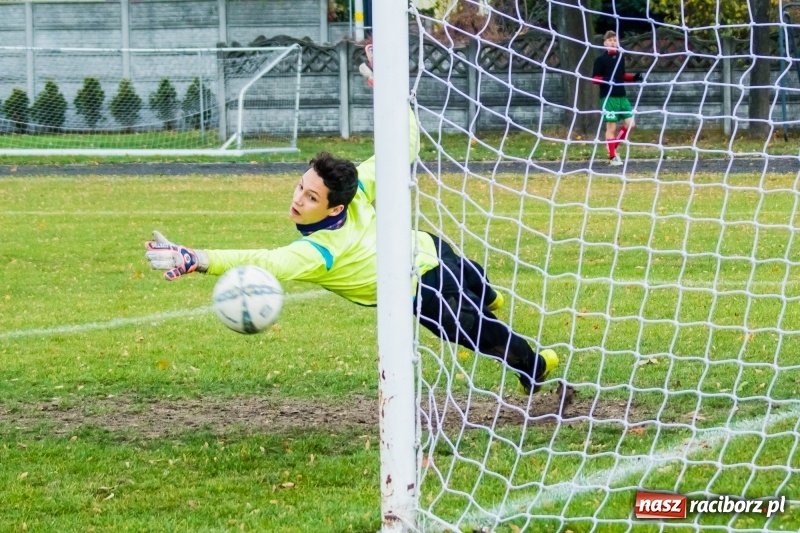Zdjęcie w galerii na portalu naszraciborz.pl: Dwa szybkie trafienia ustawiły spotkanie. Juniorzy Tworkowa pokonali Turzę Śląską wiadomości z regionu