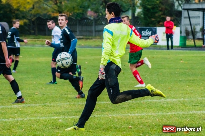 Zdjęcie w galerii na portalu naszraciborz.pl: Dwa szybkie trafienia ustawiły spotkanie. Juniorzy Tworkowa pokonali Turzę Śląską wiadomości z regionu