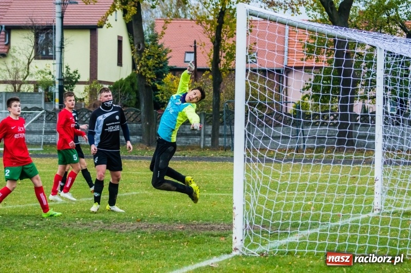 Zdjęcie w galerii na portalu naszraciborz.pl: Dwa szybkie trafienia ustawiły spotkanie. Juniorzy Tworkowa pokonali Turzę Śląską wiadomości z regionu