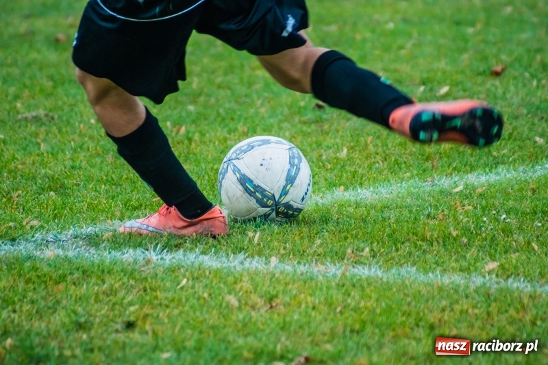 Zdjęcie w galerii na portalu naszraciborz.pl: Dwa szybkie trafienia ustawiły spotkanie. Juniorzy Tworkowa pokonali Turzę Śląską wiadomości z regionu