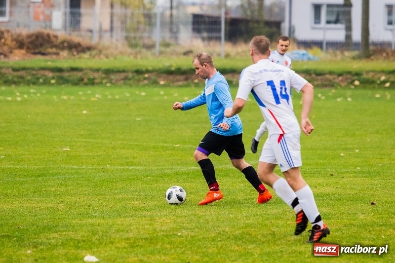 Zdjęcie w galerii na portalu naszraciborz.pl: Niespodzianka w Krzanowicach. LKS Pawłów lepszy od zespołu z podium A klasy wiadomości z regionu