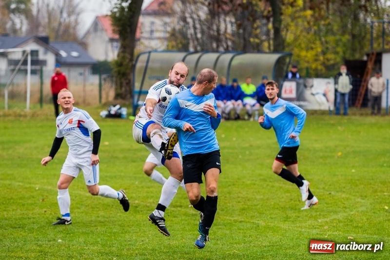 Zdjęcie w galerii na portalu naszraciborz.pl: Niespodzianka w Krzanowicach. LKS Pawłów lepszy od zespołu z podium A klasy wiadomości z regionu