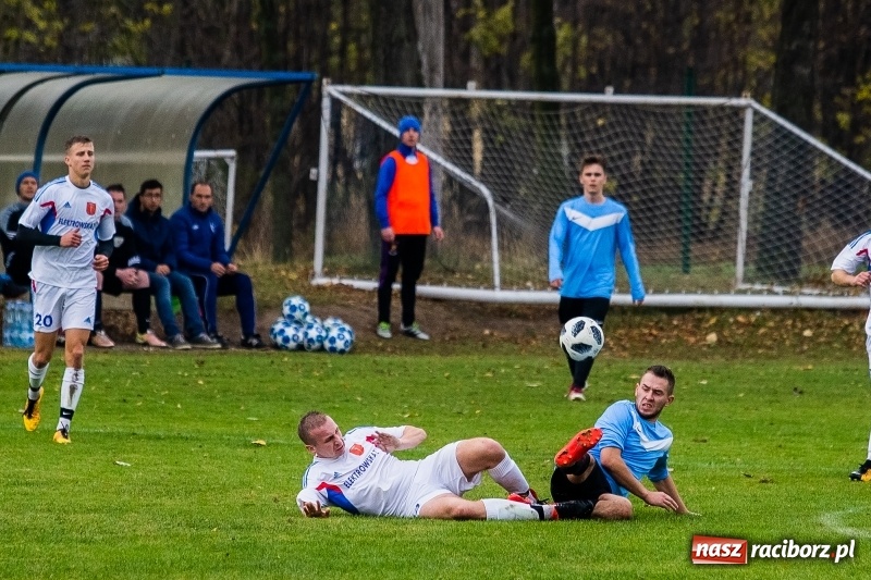 Zdjęcie w galerii na portalu naszraciborz.pl: Niespodzianka w Krzanowicach. LKS Pawłów lepszy od zespołu z podium A klasy wiadomości z regionu