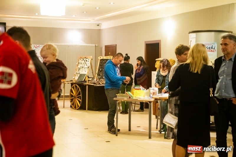 Zdjęcie w galerii na portalu naszraciborz.pl: XV Raciborski Festiwal Podróżniczy Wiatraki. Dużo opowieści i Banana Boat wiadomości z regionu