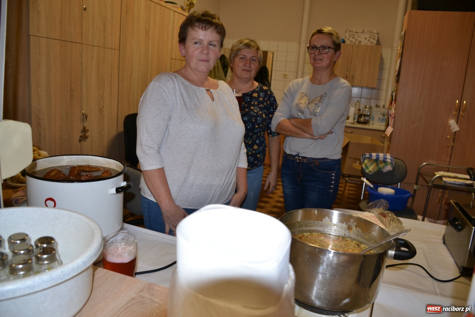 Zdjęcie w galerii na portalu naszraciborz.pl: Biesiada lekarstwem na pluchę. Oktoberfest w Roszkowie  wiadomości z regionu