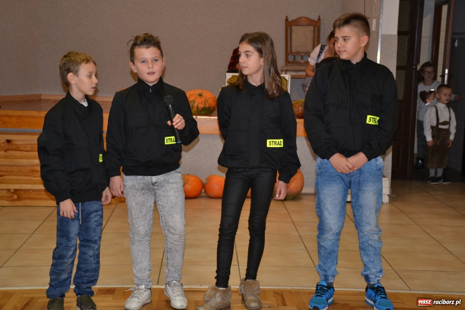 Zdjęcie w galerii na portalu naszraciborz.pl: Biesiada lekarstwem na pluchę. Oktoberfest w Roszkowie  wiadomości z regionu