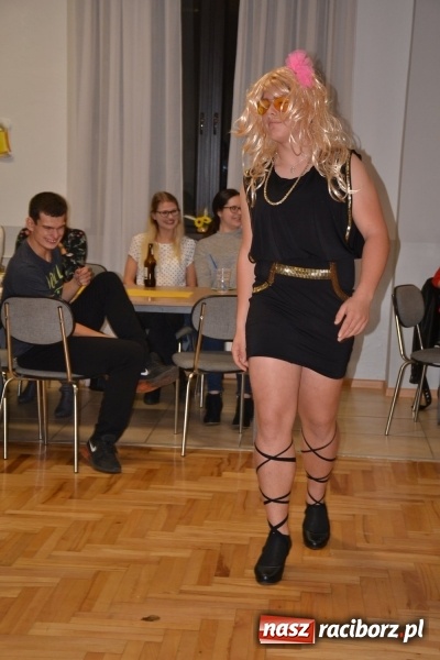 Zdjęcie w galerii na portalu naszraciborz.pl: Biesiada lekarstwem na pluchę. Oktoberfest w Roszkowie  wiadomości z regionu