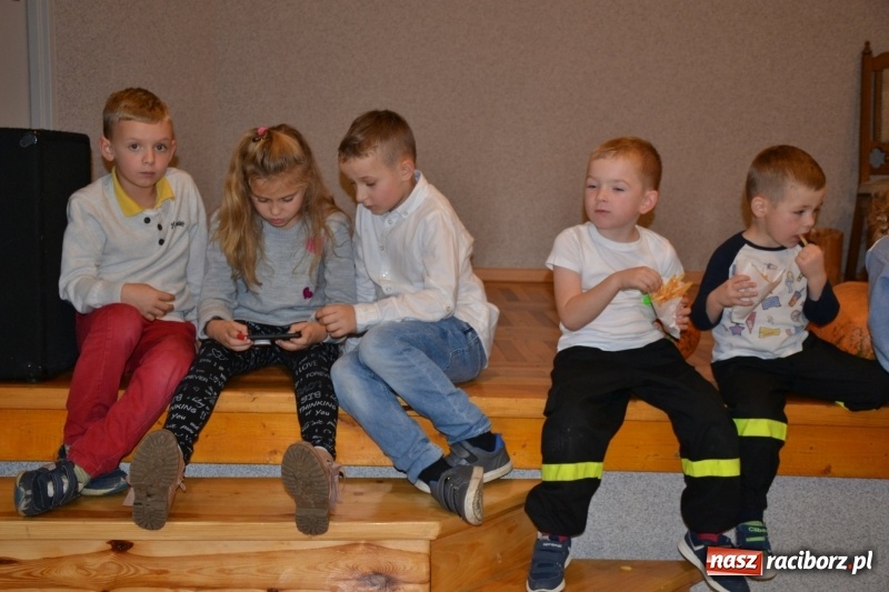 Zdjęcie w galerii na portalu naszraciborz.pl: Biesiada lekarstwem na pluchę. Oktoberfest w Roszkowie  wiadomości z regionu