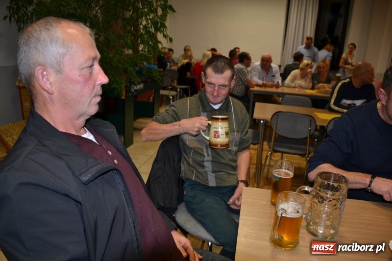 Zdjęcie w galerii na portalu naszraciborz.pl: Biesiada lekarstwem na pluchę. Oktoberfest w Roszkowie  wiadomości z regionu