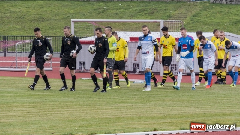 Zdjęcie w galerii na portalu naszraciborz.pl: Nokaut w końcówce spotkania! Unia Racibórz przegrywa 2:3 wiadomości z regionu