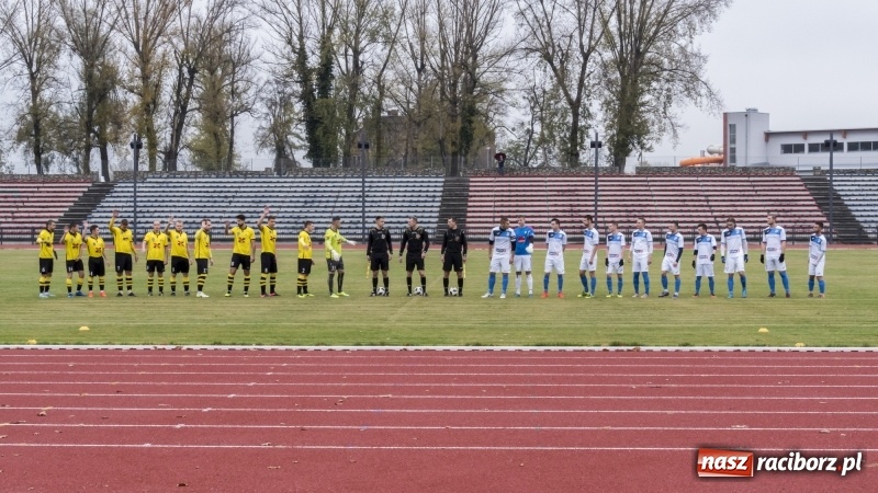 Zdjęcie w galerii na portalu naszraciborz.pl: Nokaut w końcówce spotkania! Unia Racibórz przegrywa 2:3 wiadomości z regionu