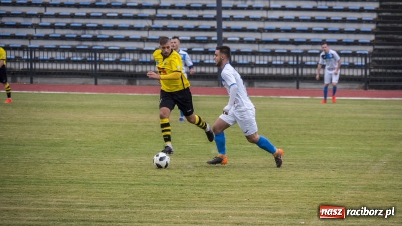 Zdjęcie w galerii na portalu naszraciborz.pl: Nokaut w końcówce spotkania! Unia Racibórz przegrywa 2:3 wiadomości z regionu