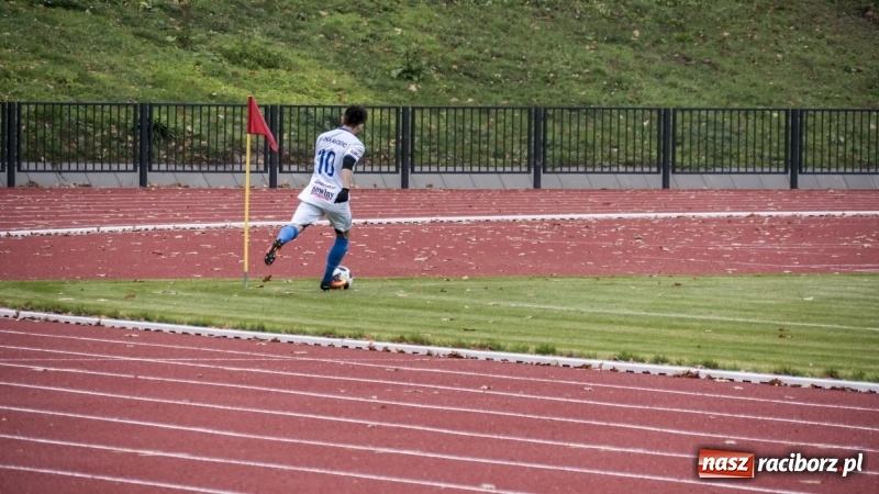 Zdjęcie w galerii na portalu naszraciborz.pl: Nokaut w końcówce spotkania! Unia Racibórz przegrywa 2:3 wiadomości z regionu
