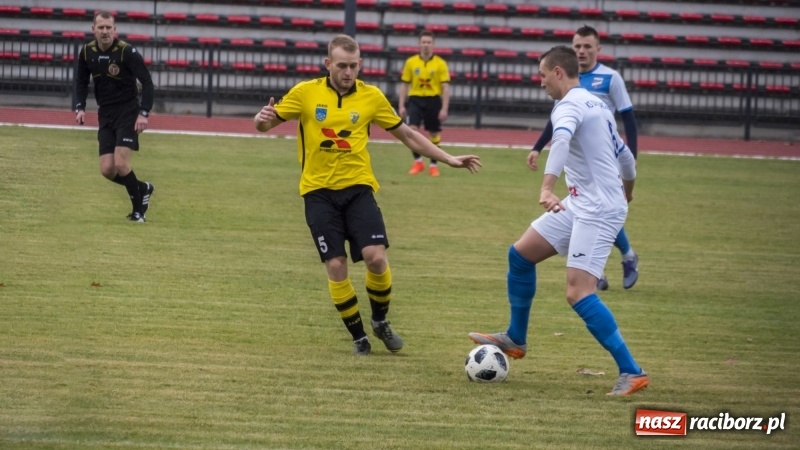 Zdjęcie w galerii na portalu naszraciborz.pl: Nokaut w końcówce spotkania! Unia Racibórz przegrywa 2:3 wiadomości z regionu