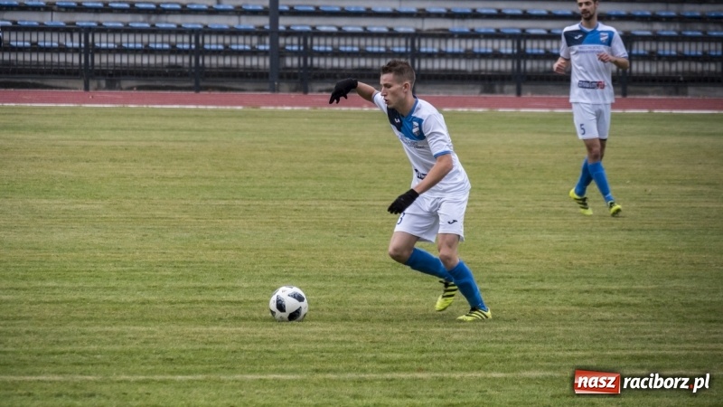 Zdjęcie w galerii na portalu naszraciborz.pl: Nokaut w końcówce spotkania! Unia Racibórz przegrywa 2:3 wiadomości z regionu