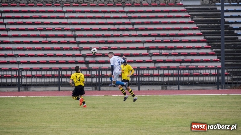 Zdjęcie w galerii na portalu naszraciborz.pl: Nokaut w końcówce spotkania! Unia Racibórz przegrywa 2:3 wiadomości z regionu