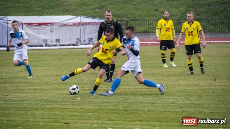 Zdjęcie w galerii na portalu naszraciborz.pl: Nokaut w końcówce spotkania! Unia Racibórz przegrywa 2:3 wiadomości z regionu