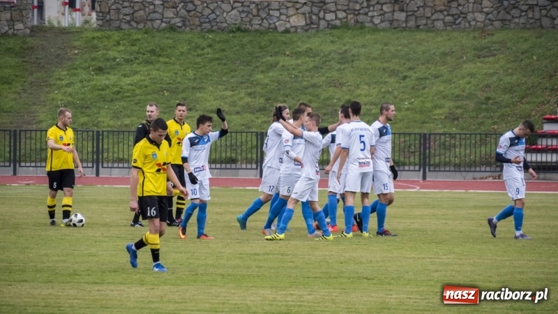 Zdjęcie w galerii na portalu naszraciborz.pl: Nokaut w końcówce spotkania! Unia Racibórz przegrywa 2:3 wiadomości z regionu