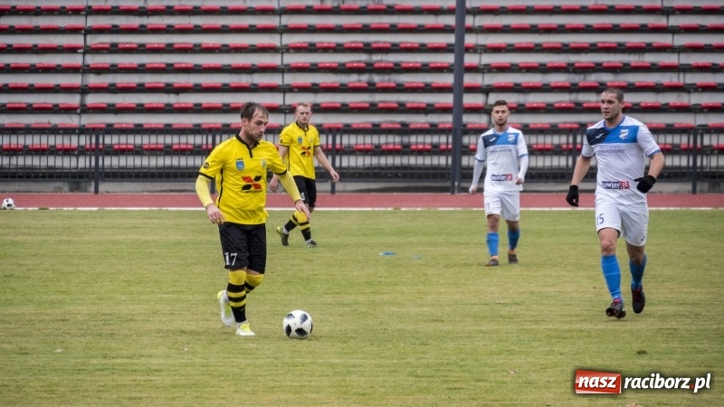 Zdjęcie w galerii na portalu naszraciborz.pl: Nokaut w końcówce spotkania! Unia Racibórz przegrywa 2:3 wiadomości z regionu