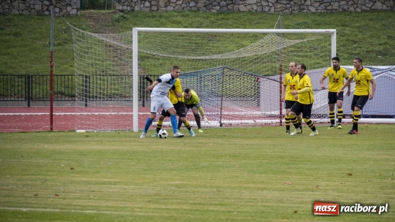 Zdjęcie w galerii na portalu naszraciborz.pl: Nokaut w końcówce spotkania! Unia Racibórz przegrywa 2:3 wiadomości z regionu