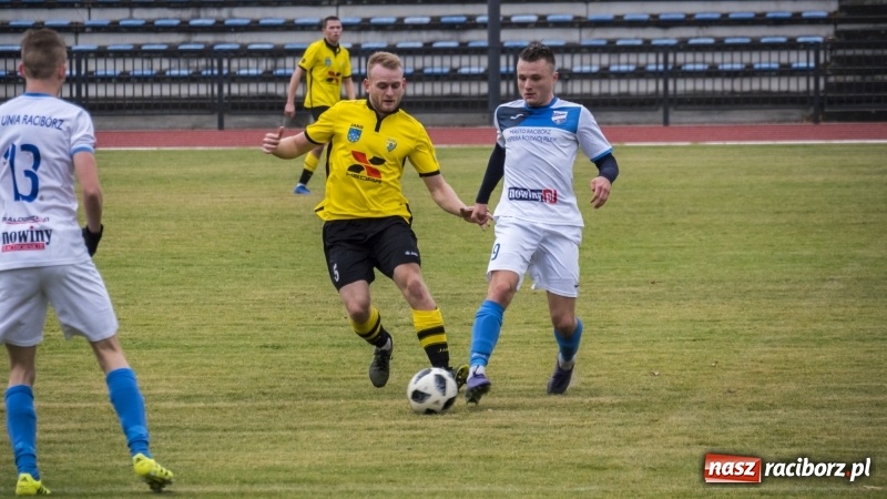 Zdjęcie w galerii na portalu naszraciborz.pl: Nokaut w końcówce spotkania! Unia Racibórz przegrywa 2:3 wiadomości z regionu