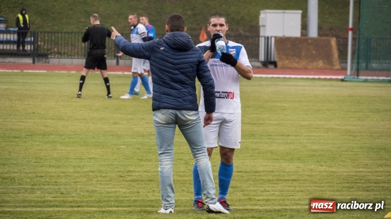 Zdjęcie w galerii na portalu naszraciborz.pl: Nokaut w końcówce spotkania! Unia Racibórz przegrywa 2:3 wiadomości z regionu