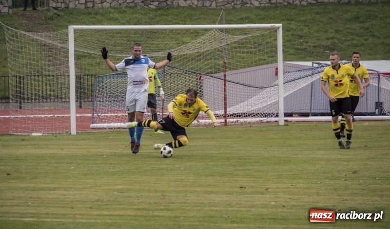 Zdjęcie w galerii na portalu naszraciborz.pl: Nokaut w końcówce spotkania! Unia Racibórz przegrywa 2:3 wiadomości z regionu