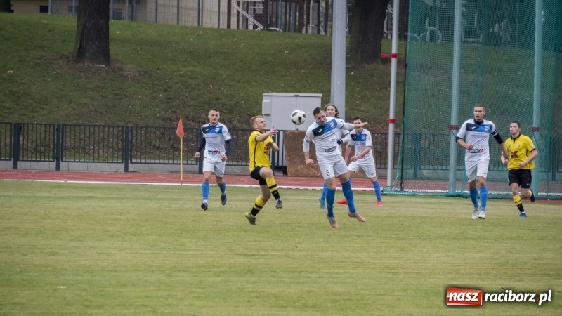 Zdjęcie w galerii na portalu naszraciborz.pl: Nokaut w końcówce spotkania! Unia Racibórz przegrywa 2:3 wiadomości z regionu