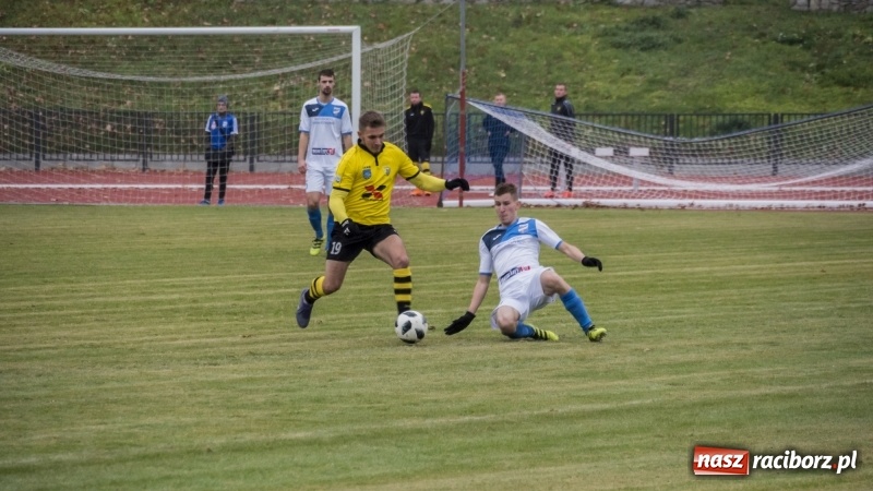 Zdjęcie w galerii na portalu naszraciborz.pl: Nokaut w końcówce spotkania! Unia Racibórz przegrywa 2:3 wiadomości z regionu