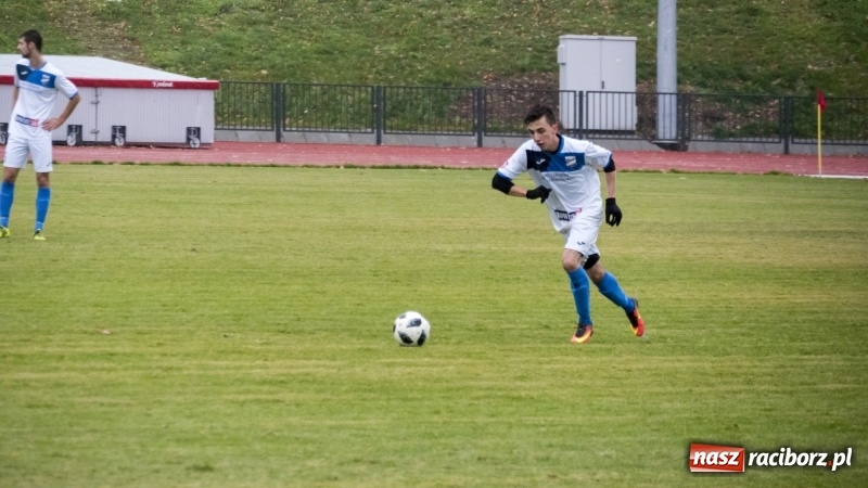 Zdjęcie w galerii na portalu naszraciborz.pl: Nokaut w końcówce spotkania! Unia Racibórz przegrywa 2:3 wiadomości z regionu