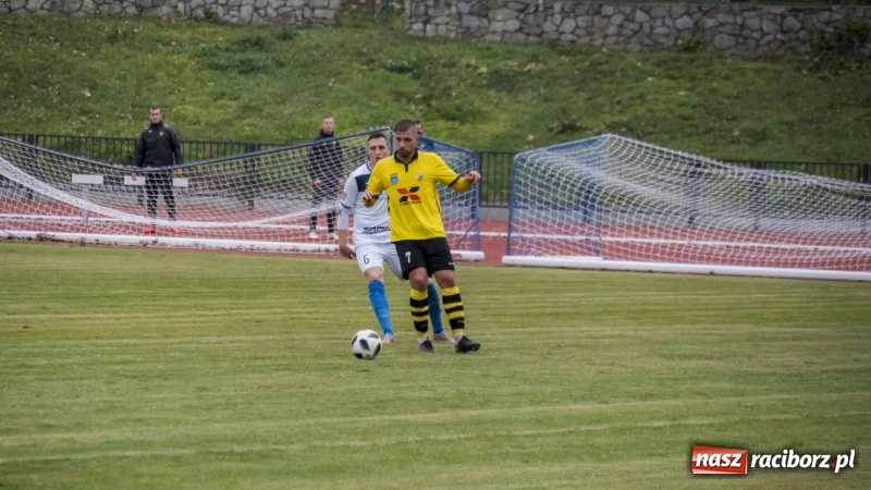 Zdjęcie w galerii na portalu naszraciborz.pl: Nokaut w końcówce spotkania! Unia Racibórz przegrywa 2:3 wiadomości z regionu