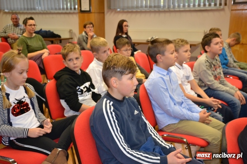 Zdjęcie w galerii na portalu naszraciborz.pl: Najmłodsi studenci gminy Krzyżanowice zainaugurowali rok akademicki  wiadomości z regionu