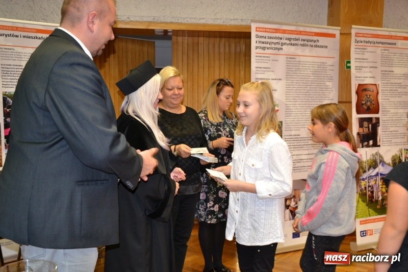 Zdjęcie w galerii na portalu naszraciborz.pl: Najmłodsi studenci gminy Krzyżanowice zainaugurowali rok akademicki  wiadomości z regionu