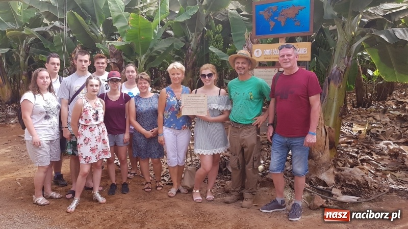 Zdjęcie w galerii na portalu naszraciborz.pl: Bananowy song uczniów CKZiU nr 1 z Raciborza wiadomości z regionu