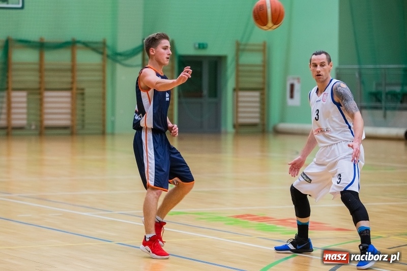 Zdjęcie w galerii na portalu naszraciborz.pl: Kolejne cenne zwycięstwo koszykarzy Ofensywy. GTK Gliwice pokonany wiadomości z regionu