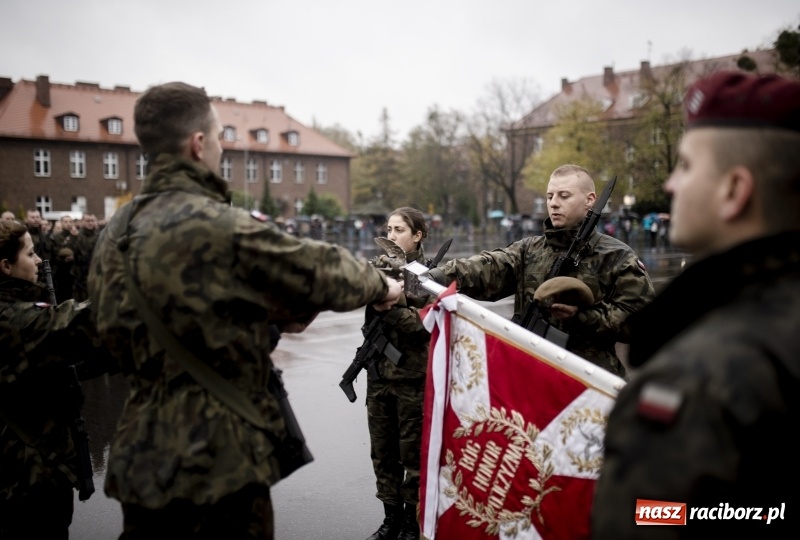 Zdjęcie w galerii na portalu naszraciborz.pl: Przysięga żołnierzy 13. Śląskiej Brygady Obrony Terytorialnej wiadomości z regionu