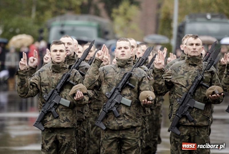 Zdjęcie w galerii na portalu naszraciborz.pl: Przysięga żołnierzy 13. Śląskiej Brygady Obrony Terytorialnej wiadomości z regionu