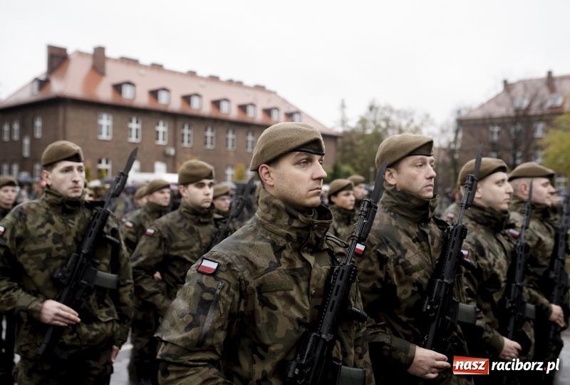 Zdjęcie w galerii na portalu naszraciborz.pl: Przysięga żołnierzy 13. Śląskiej Brygady Obrony Terytorialnej wiadomości z regionu
