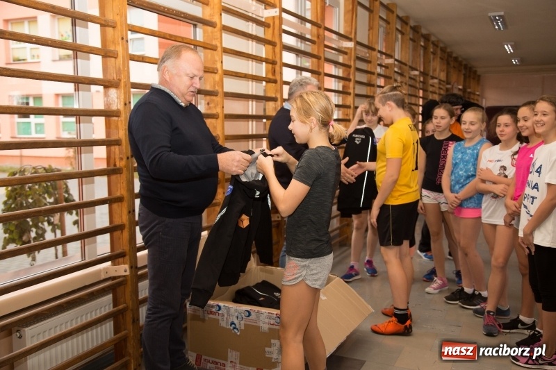 Zdjęcie w galerii na portalu naszraciborz.pl: Wyjątkowe wydarzenie w Szkole Podstawowej nr 15 wiadomości z regionu