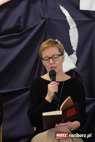 Zdjęcie w galerii na portalu naszraciborz.pl: Narodowe Czytanie Przedwiośnia w Ekonomiku wiadomości z regionu