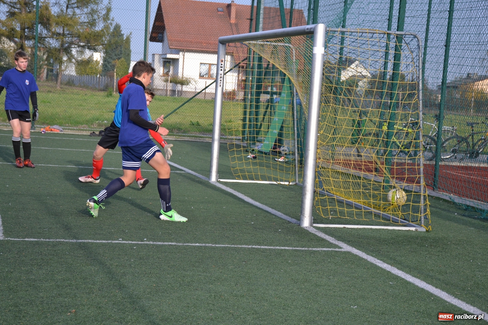 Zdjęcie w galerii na portalu naszraciborz.pl: W Krzyżanowicach szukali piłkarskich talentów wiadomości z regionu