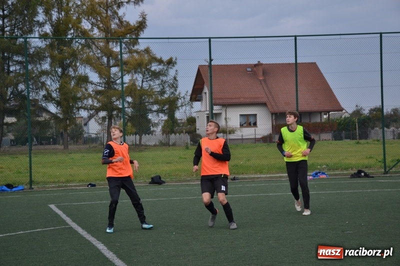 Zdjęcie w galerii na portalu naszraciborz.pl: W Krzyżanowicach szukali piłkarskich talentów wiadomości z regionu