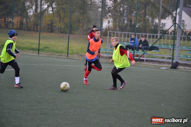 Zdjęcie w galerii na portalu naszraciborz.pl: W Krzyżanowicach szukali piłkarskich talentów wiadomości z regionu