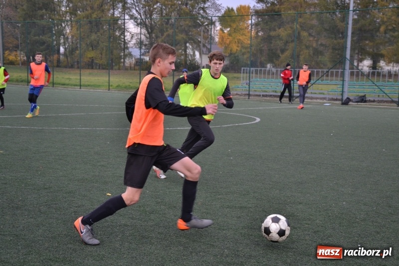 Zdjęcie w galerii na portalu naszraciborz.pl: W Krzyżanowicach szukali piłkarskich talentów wiadomości z regionu