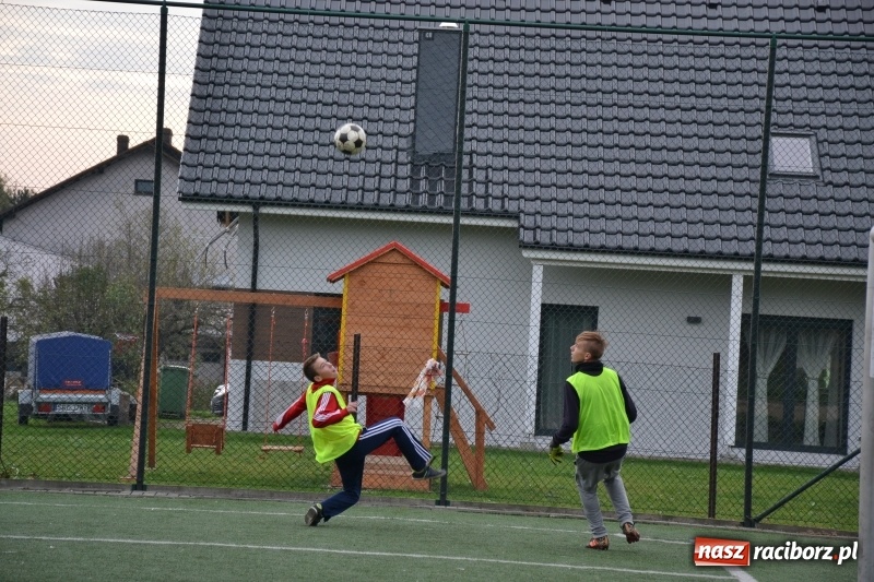 Zdjęcie w galerii na portalu naszraciborz.pl: W Krzyżanowicach szukali piłkarskich talentów wiadomości z regionu