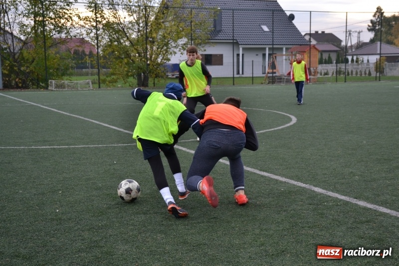 Zdjęcie w galerii na portalu naszraciborz.pl: W Krzyżanowicach szukali piłkarskich talentów wiadomości z regionu