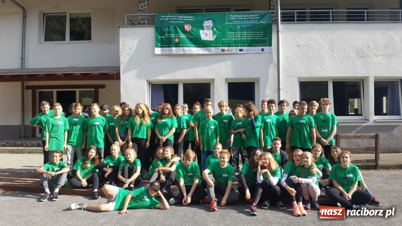 Zdjęcie w galerii na portalu naszraciborz.pl: Twarzą w twarz bez Internetu. Nowy projekt w szkole na Ostrogu wiadomości z regionu