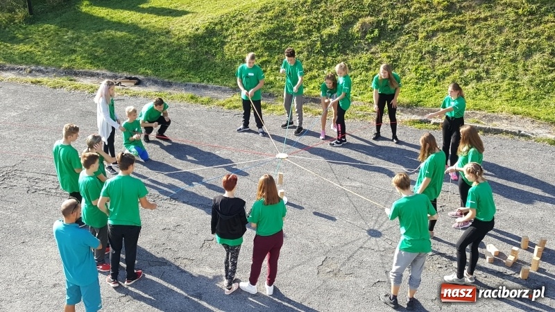 Zdjęcie w galerii na portalu naszraciborz.pl: Twarzą w twarz bez Internetu. Nowy projekt w szkole na Ostrogu wiadomości z regionu